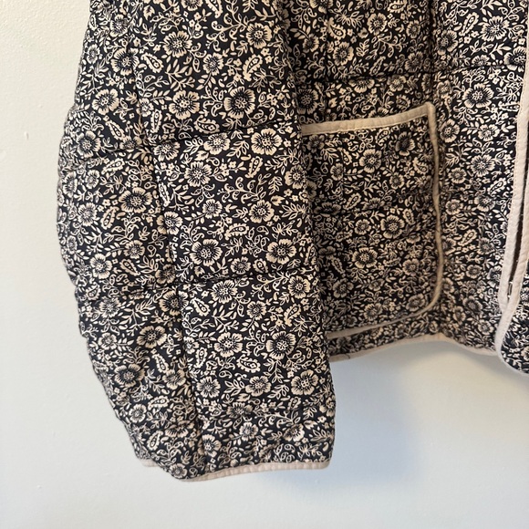 Entro Floral Cotton Quilted Jacket with Patch Pockets | Size Medium - Picture 5 of 10